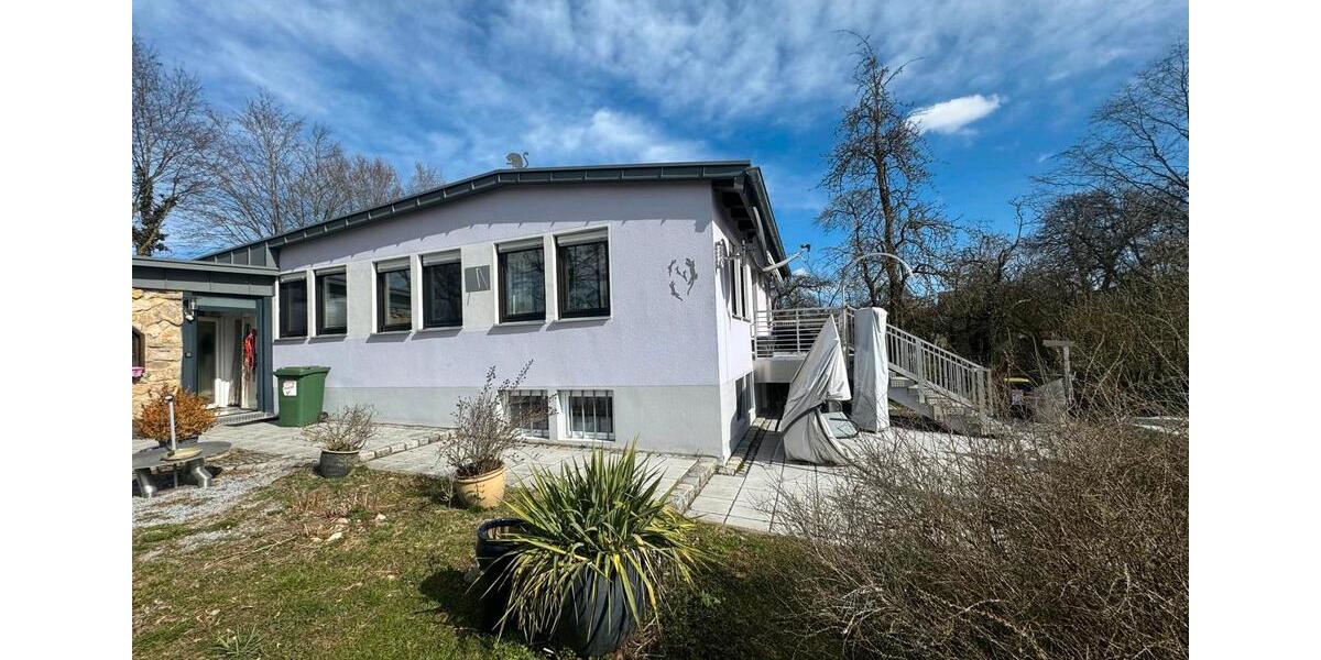 Einfamilienhaus Neustadt bei Coburg - 3 Zimmer, 110 m&sup2;, 320.000&euro; | Angebot:25789687