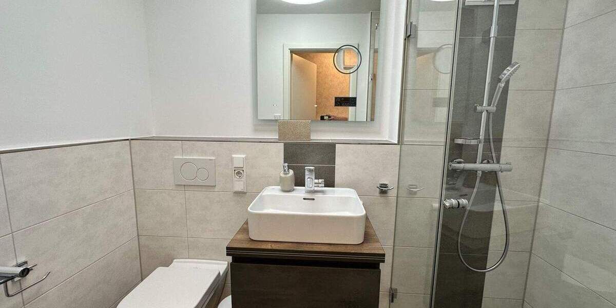 Top moderne 3 Zimmer DG-Wohnung mit 2 Dachterrassen, Aufzug & Einzelgarage! 3 zimmer