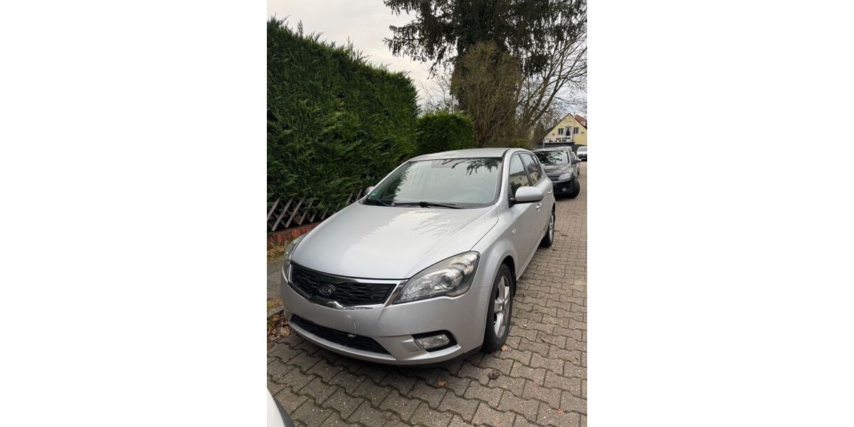 Kia ceed / Ceed 190.000 km 2.800 &euro; Berlin 14089