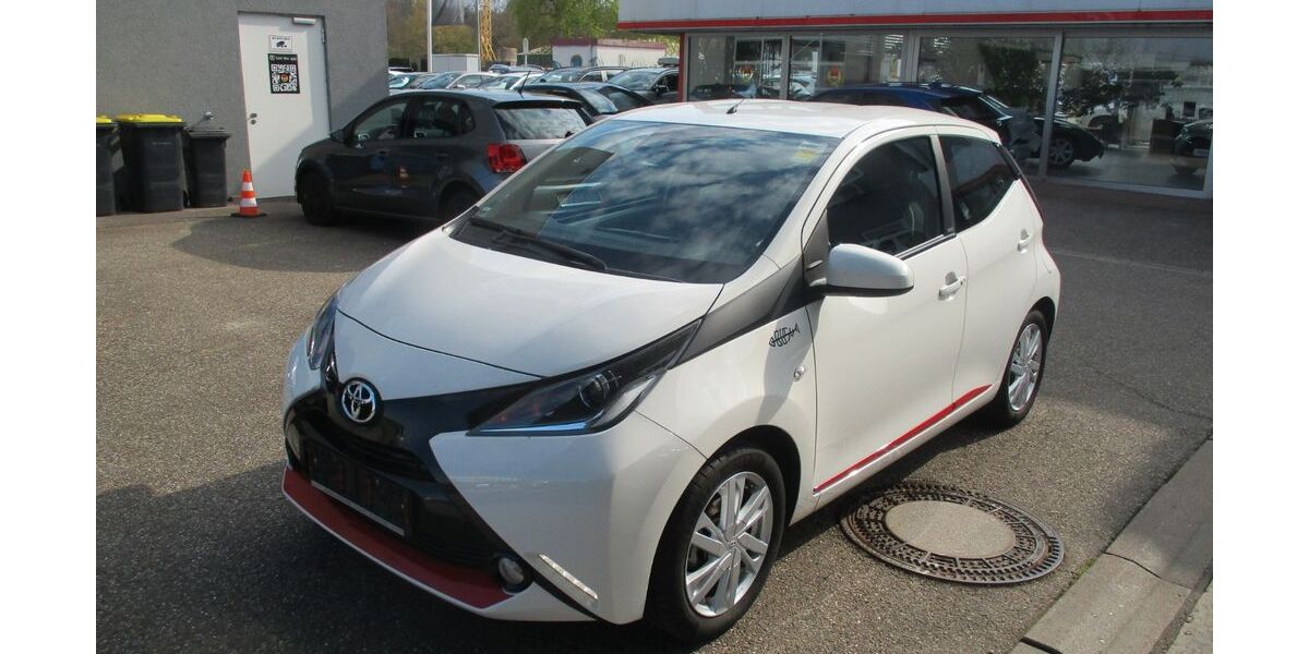 Toyota Aygo (X) 92.500 km 8.490 &euro; Baden-Baden 76532