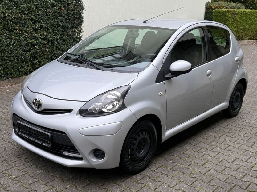 Toyota Aygo (X) 59.616 km 6.998 € Velbert 42551