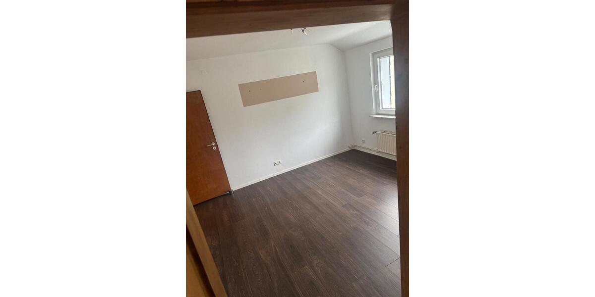 Zwei Wohnungen. Toplage. Nachhaltige Rendite. Siegen-Wellersberg. 4 zimmer