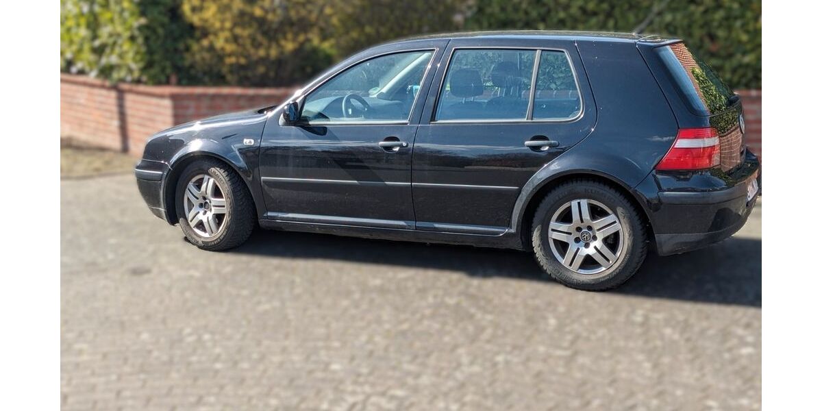VW Golf 235.000 km 1.699 &euro; Rheda-Wiedenbrück 33378