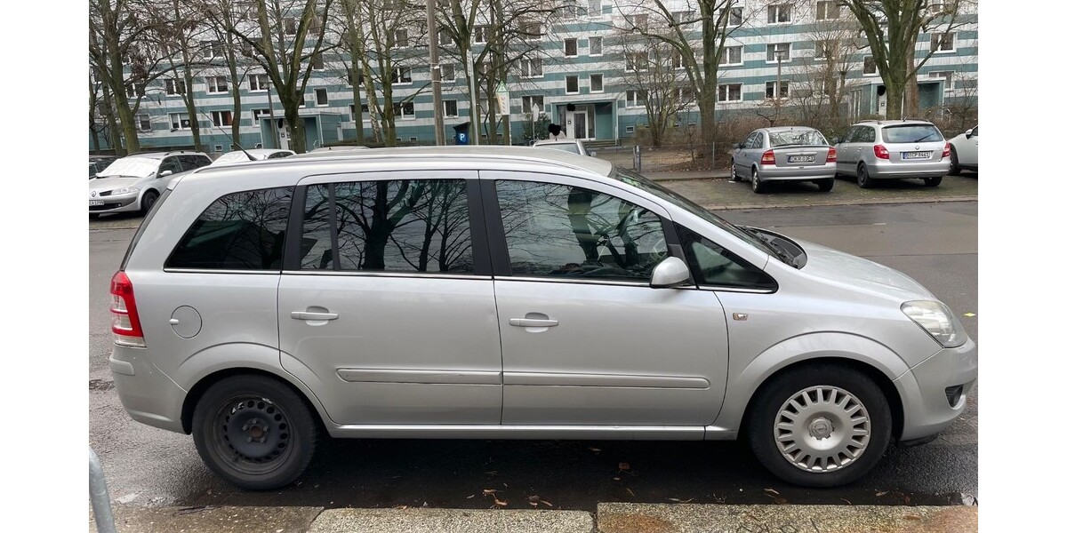 Opel Zafira B 111.811 km 4.700 &euro; Berlin 10178