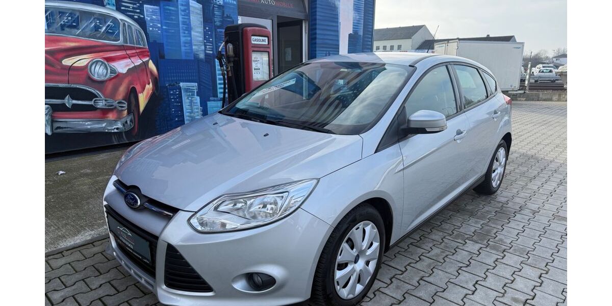 Ford Focus 77.000 km 7.499 &euro; Paderborn 33104