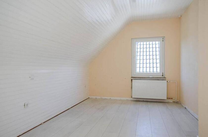 Ein- bis Zweifamilien-Stadthaus mit Renovierungsbedarf * gefragte und ruhige Citylage * ca. 168 m² Wfl. * ca. 463 m² ...