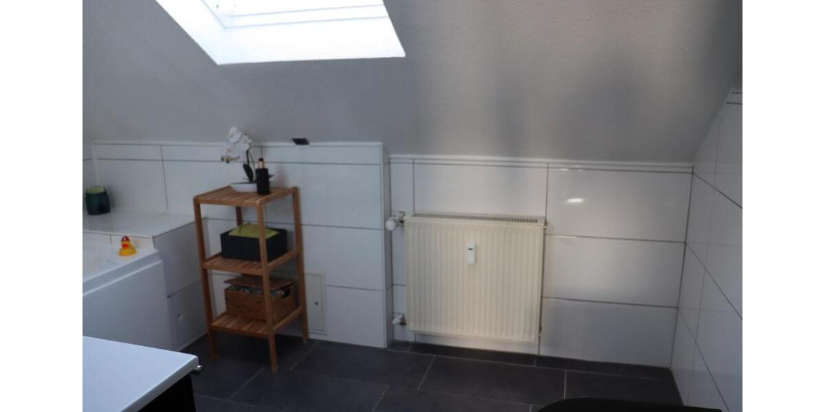 Dachgeschoßwohnung Roth - 3.5 Zimmer, 82 m&sup2;, 195.000&euro; | Angebot:26503548