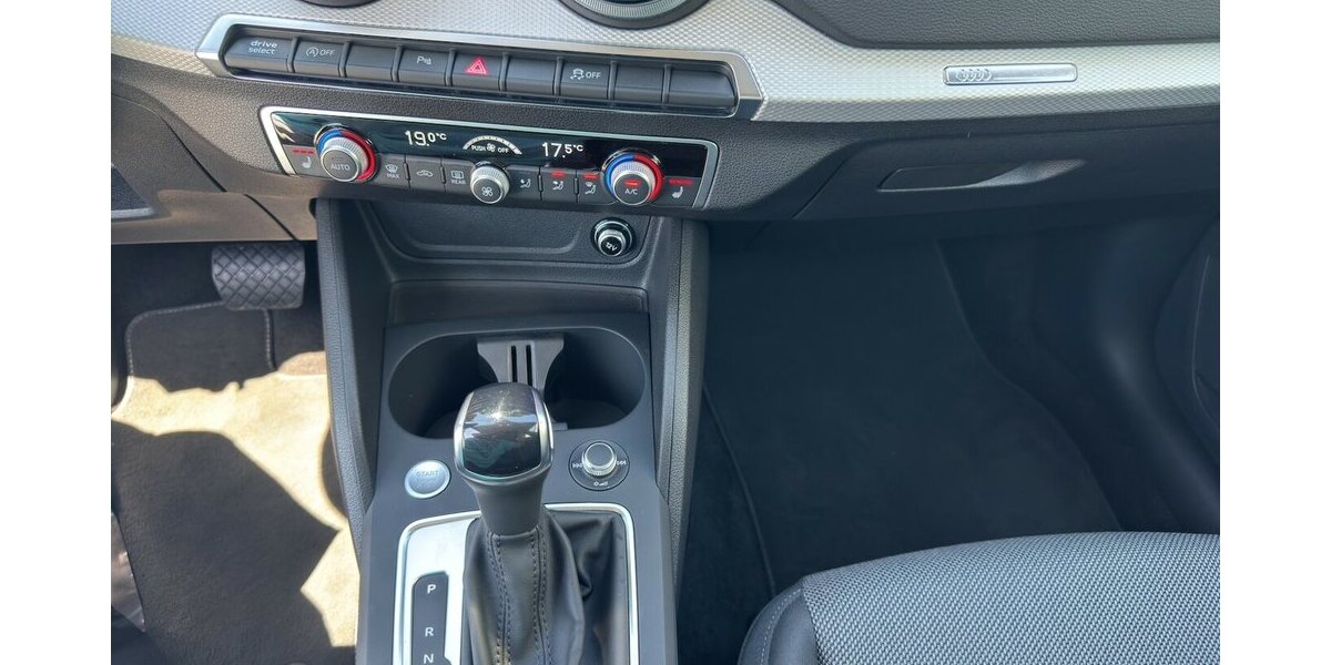 Audi Q2 35 TFSI S line S Tronic/Kamera/PDC/ACC/SHZG/LED 7.197 km 29.440 &euro; Bamberg 96052