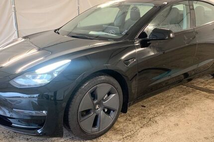 Tesla Model 3 47.814 km 27.350 &euro; Steinbach-Hallenberg OT Herges-Hallenberg 98587
