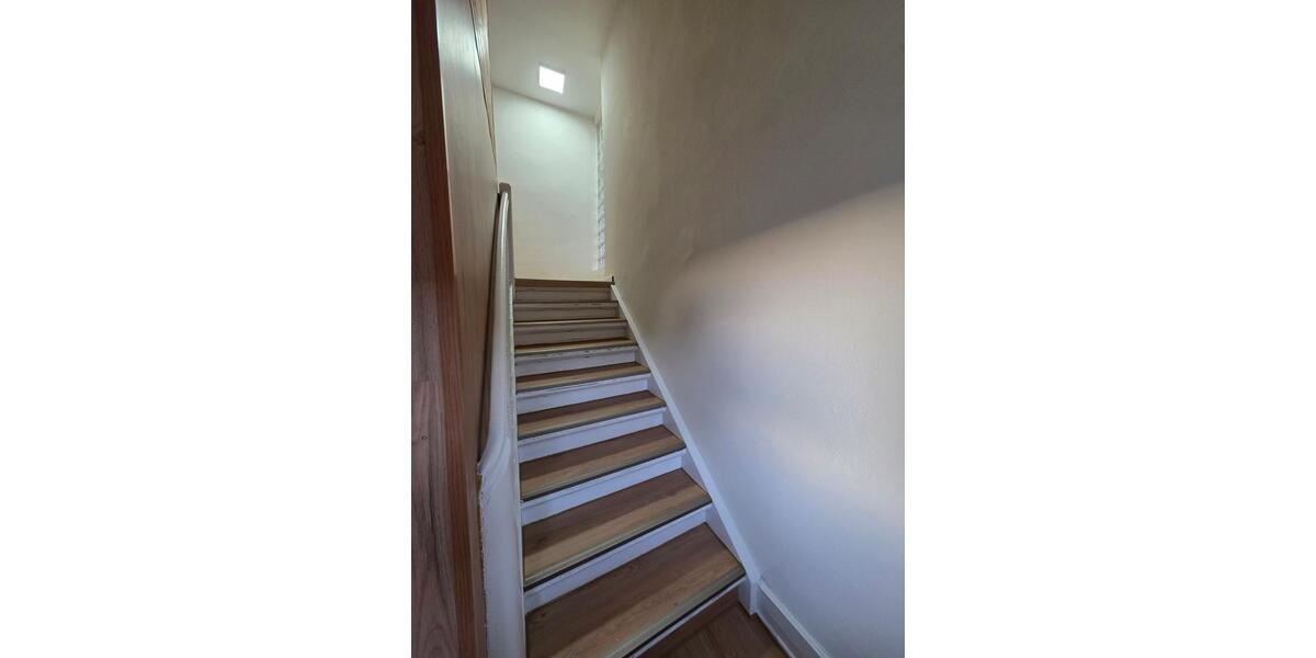 Dachgeschoßwohnung Pforzheim Weststadt - 2 Zimmer, 98 m&sup2;, 850&euro; | Angebot:26603036