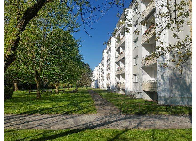 Wohnung zum Mieten in Hermsdorf 330 € 59.41 m²