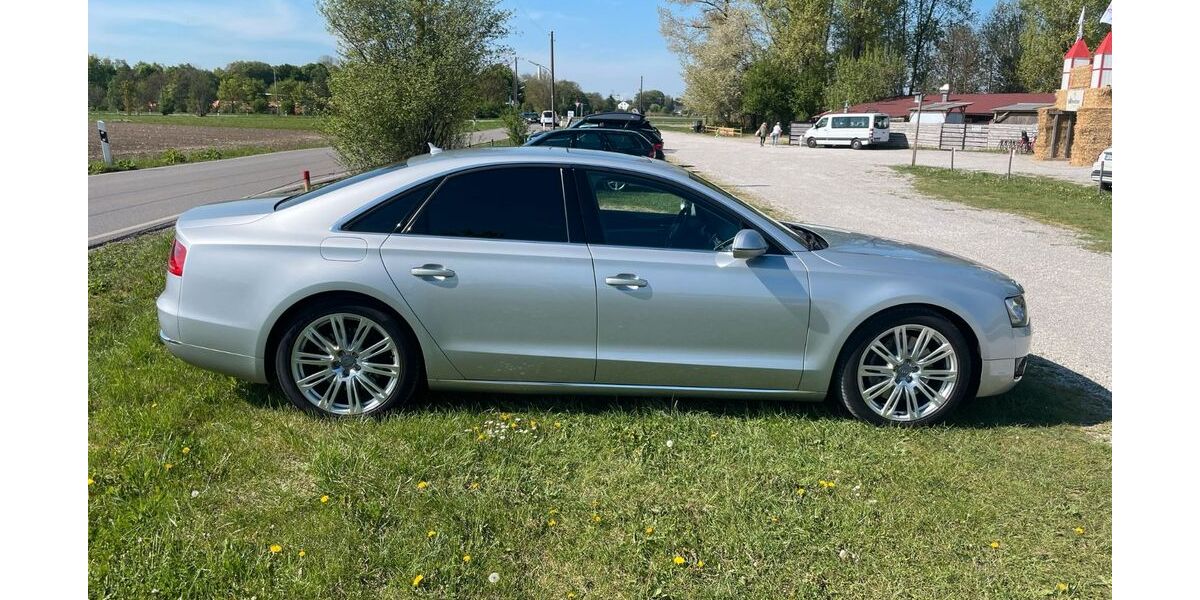 Audi A8 123.000 km 22.900 &euro; München 80807