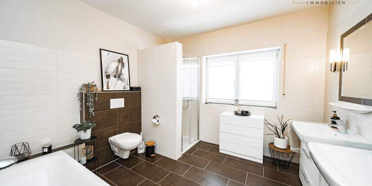 Mehrfamilienhaus, Wohnhaus Friesoythe - 8 Zimmer, 239 m&sup2;, 699.000&euro; | Angebot:24810229