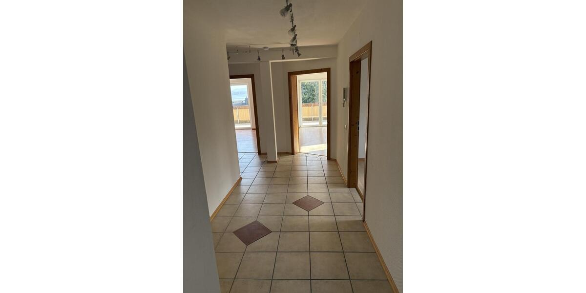 Etagenwohnung Tutzing - 3 Zimmer, 103 m&sup2;, 1.940&euro; | Angebot:26660340
