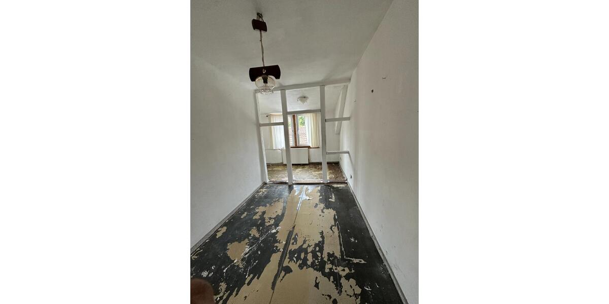Reihenhaus Waltershausen - 6 Zimmer, 160 m&sup2;, 79.000&euro; | Angebot:23174286