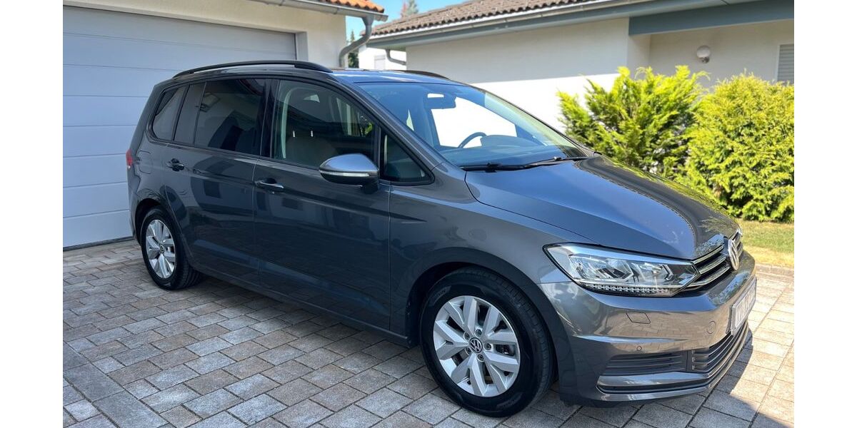 VW Touran 145.700 km 16.099 &euro; Amtzell 88279