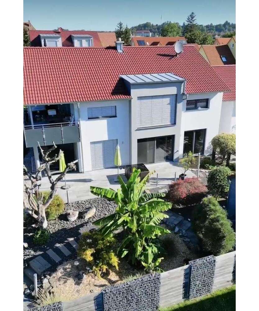 Haus zum Kaufen in Feuchtwangen 890.000 € 249 m²