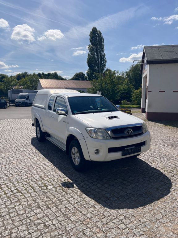 Toyota Hilux 219.900 km 13.000 € Luckau 15926