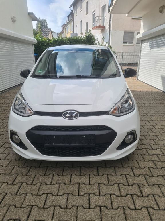 Hyundai i10 82.380 km 5.850 € Friedrichshafen 88046