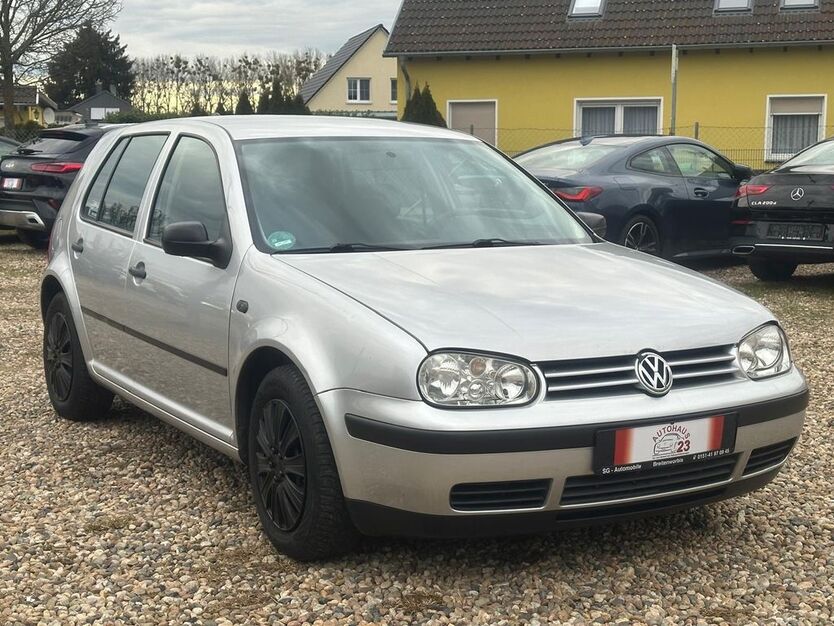 VW Golf 83.000 km 1.499 € Trebbin 14959
