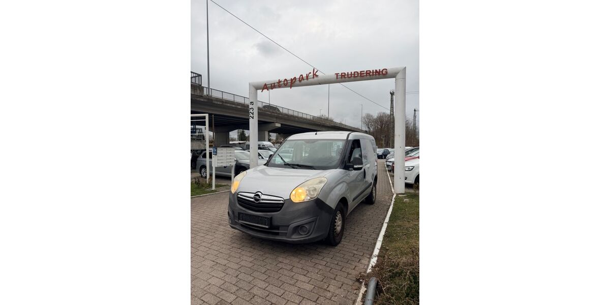 Opel Combo 227.000 km 2.199 &euro; München 81825