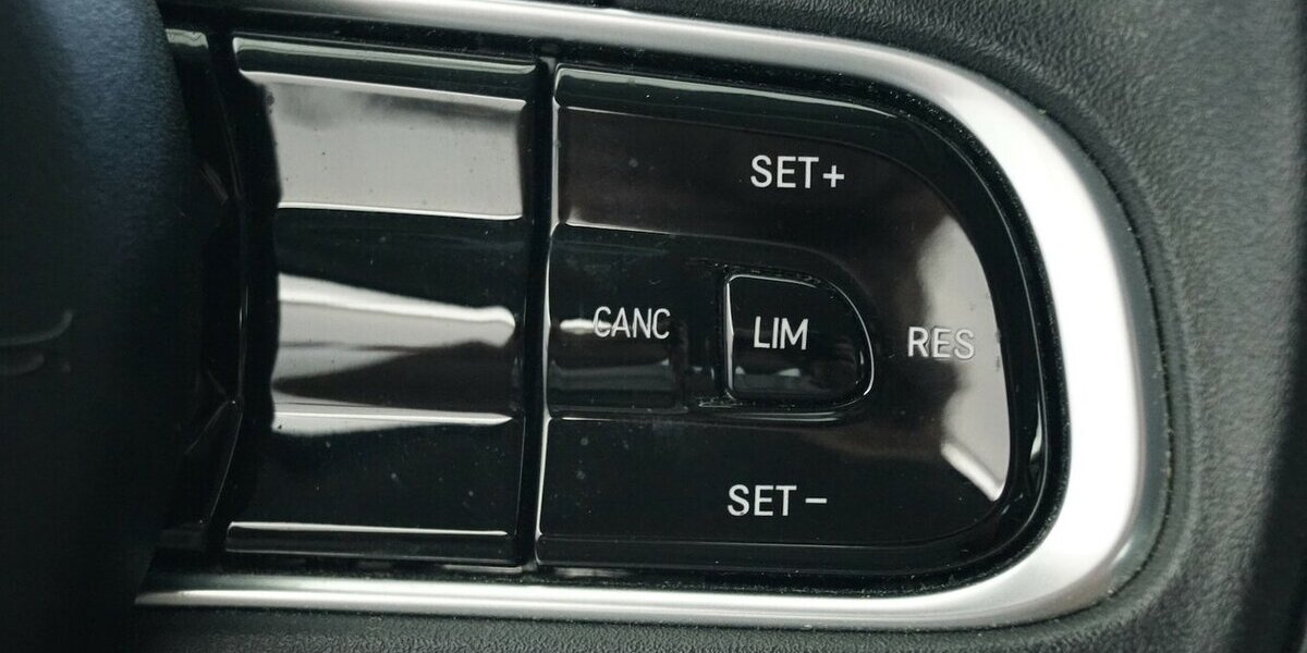 Fiat 500e Action Carplay Android Automatik 1.Hand 20.500 km 13.120 &euro; Lich 35423