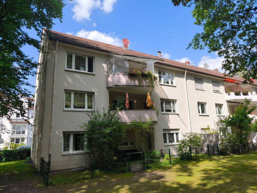 Schöne geräumige 4-Zimmer-Wohnung mit Balkon in Nürnberg-Langwasser - ideal für Familien oder Paare