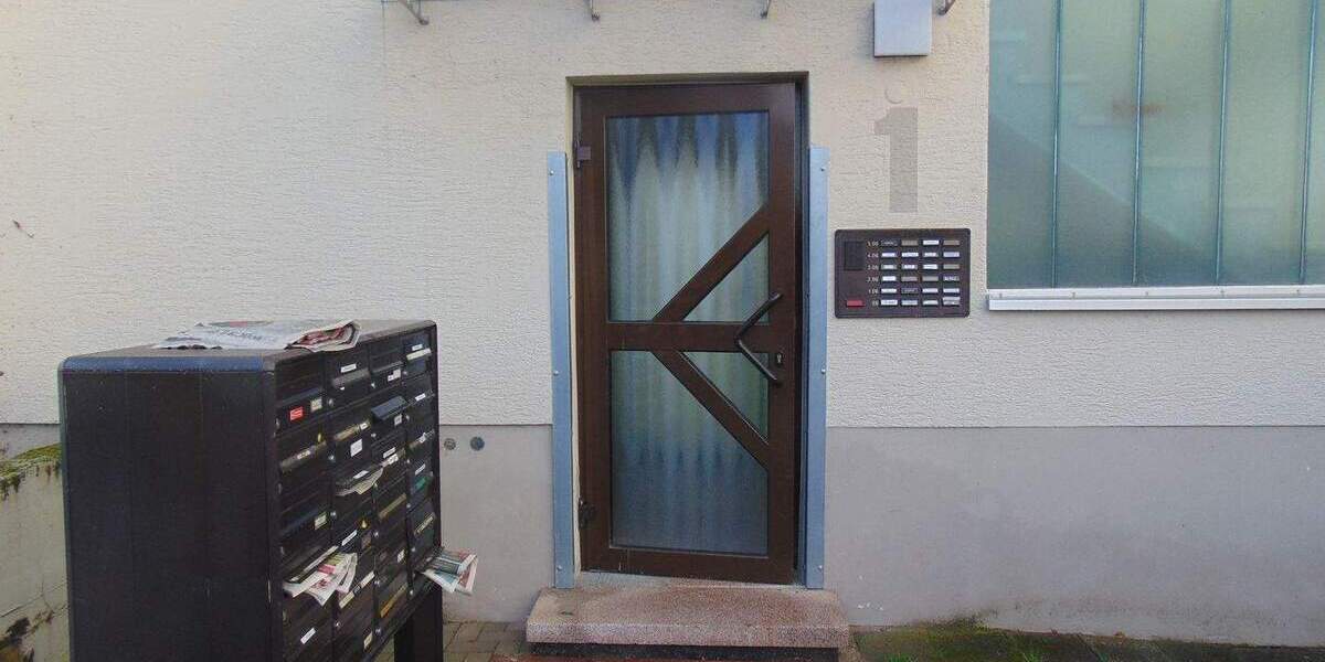 Wohnung im 2. Obergeschoss mit Fahrstuhl und Balkon 1 zimmer