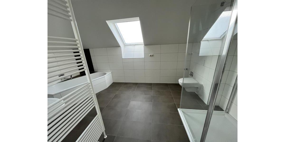 Etagenwohnung Frankenberg (Sachsen) - 5 Zimmer, 196 m&sup2;, 1.400&euro; | Angebot:26646285