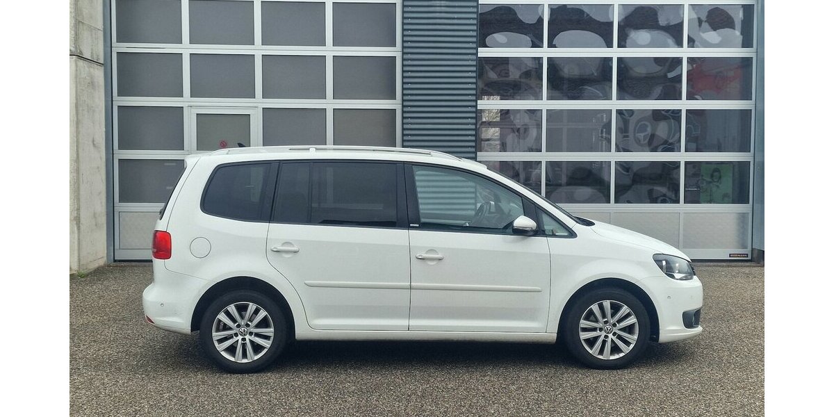 VW Touran Style BMT 7 Sitzer Klimaautomatik NAVI 269.000 km 6.799 &euro; Landau 76829