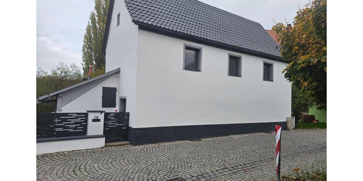Renoviertes Haus mit Garten, Garage, Holzhaus zu vermieten 3 zimmer