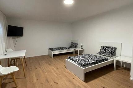 Monteurzimmer in ruhiger Lage mit Bahnhof nahe Schierling Neutra zimmer