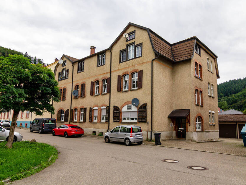Geräumige 3-Zimmer-Wohnung in ruhiger Lage mit Garage in Hausen im Wiesental