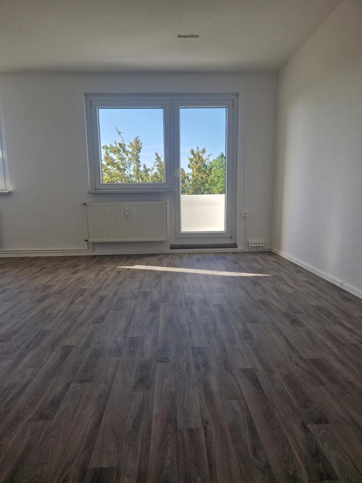 Schicke 5 - Raumwohnung mit Balkon in der Sachsenallee 92 zu vermieten! zimmer