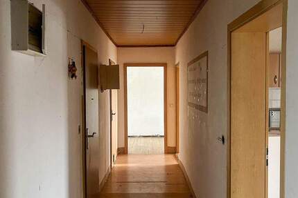 Attraktives Mehrfamilienhaus zur Sanierung in Stadtrandlage 1 zimmer