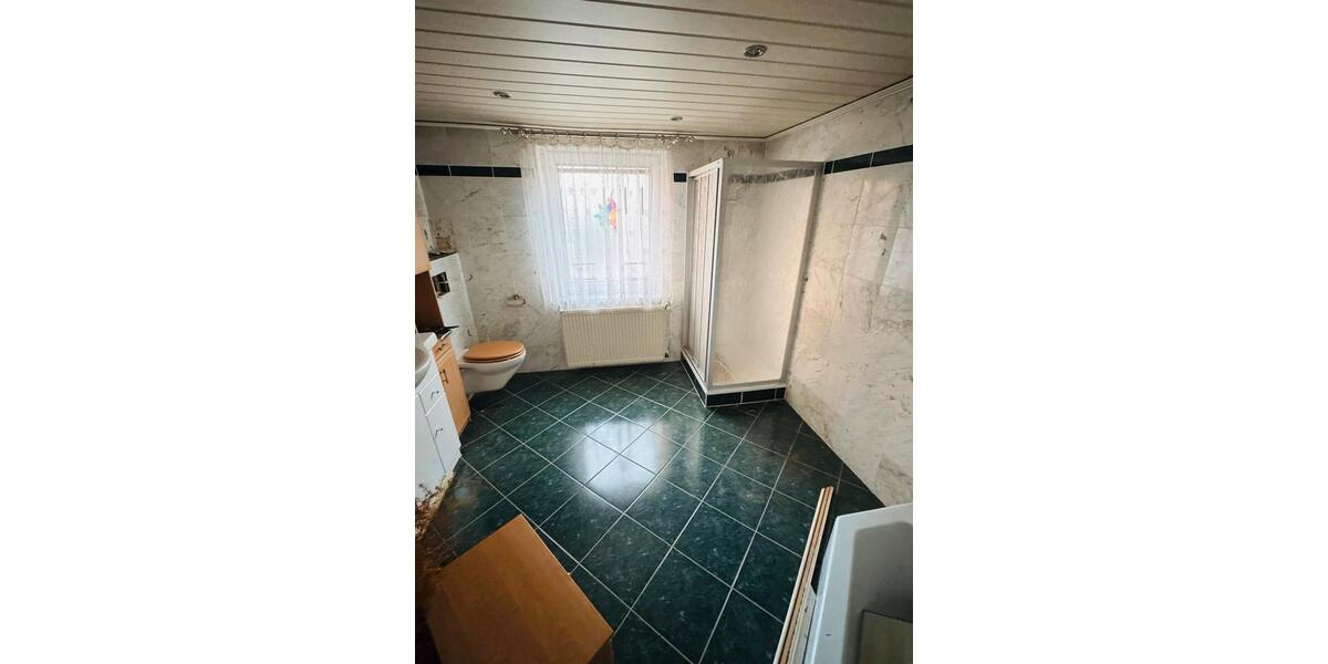 Einfamilienhaus Amt Creuzburg - 8 Zimmer, 188 m&sup2;, 80.000&euro; | Angebot:26363281