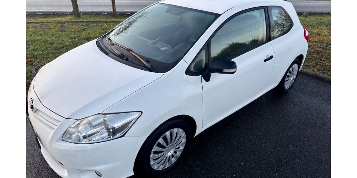 Toyota Auris 135.860 km 6.750 &euro; Stendal 39576