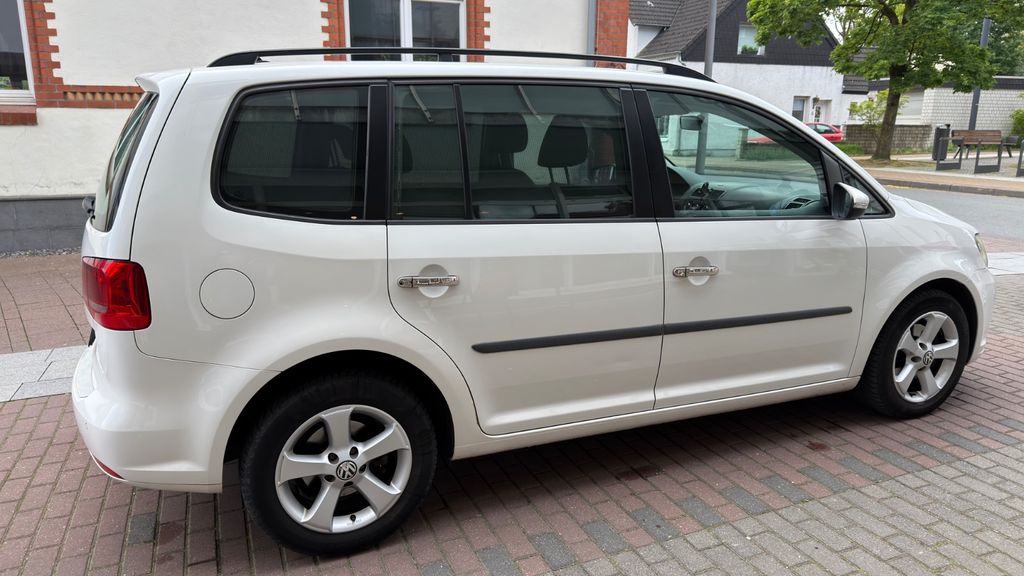 VW Touran 278.000 km 4.500 &euro; Alpen 46519