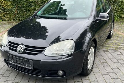 VW Golf 133.300 km 2.700 € Wiesbaden 65197