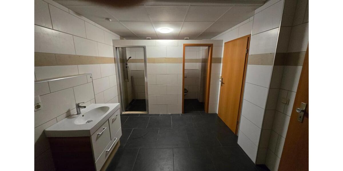 Etagenwohnung Waltershausen - 3 Zimmer, 120 m&sup2;, 840&euro; | Angebot:25893921