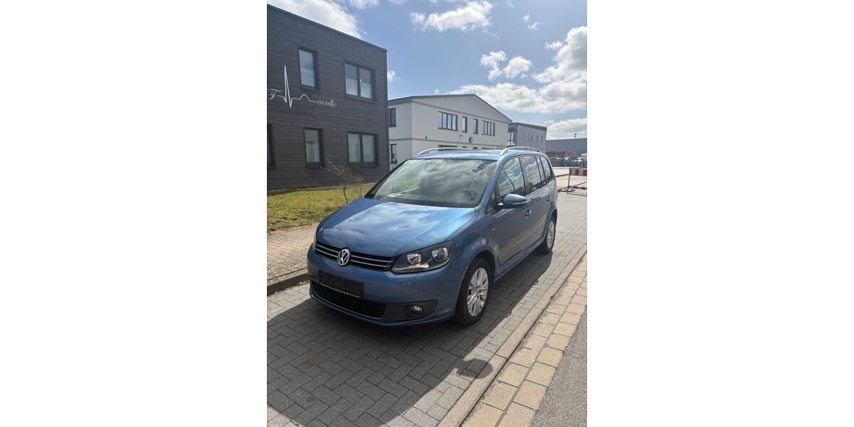 VW Touran 220.821 km 6.499 &euro; Winsen/Luhe 21423