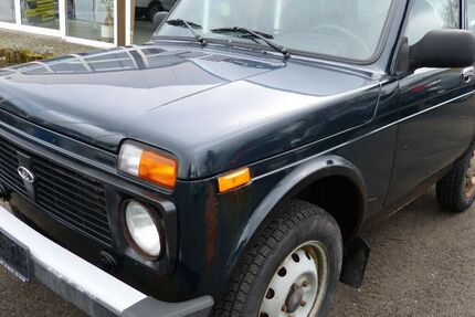 Lada Niva 42.035 km 3.999 &euro; Oberviechtach 92526