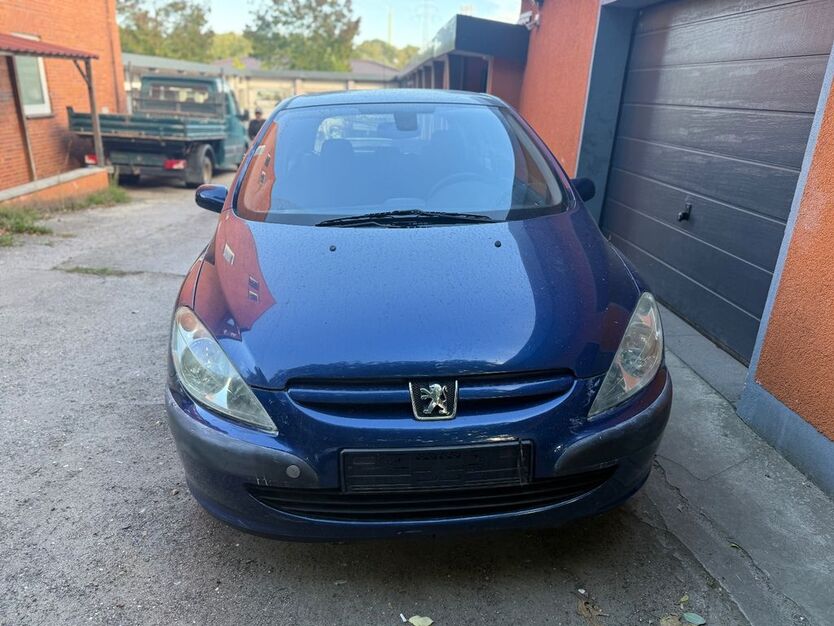 Peugeot 307 89.000 km 2.450 € Hamburg 21109