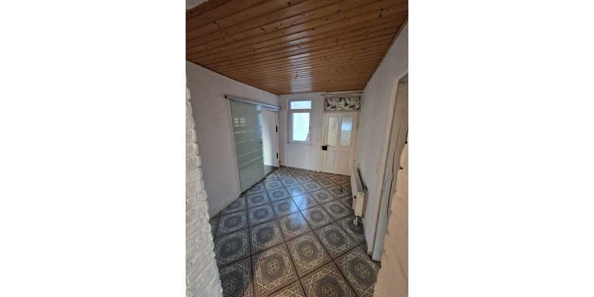 Einfamilienhaus Niederwerrn - 6 Zimmer, 129 m&sup2;, 250.000&euro; | Angebot:25664866