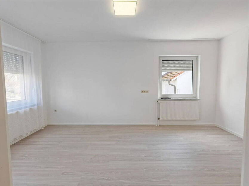 Charmante 3,5-Zimmer-Erdgeschoßwohnung in Waldrandlage von Teublitz