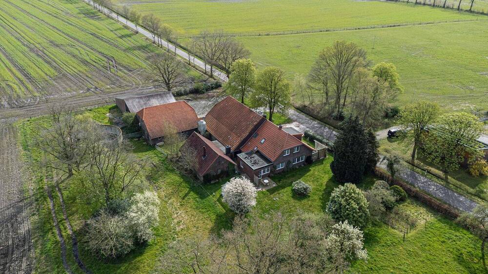 Mehrfamilienhaus, Wohnhaus Bockhorn-Moorwinkelsdamm Moorwinkelsdamm - 8 Zimmer, 175 m&sup2;, 395.000&euro; | Angebot:26217734