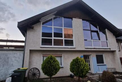 Haus Neustadt bei Coburg - 5 Zimmer, 176 m&sup2;, 140.000&euro; | Angebot:24597026