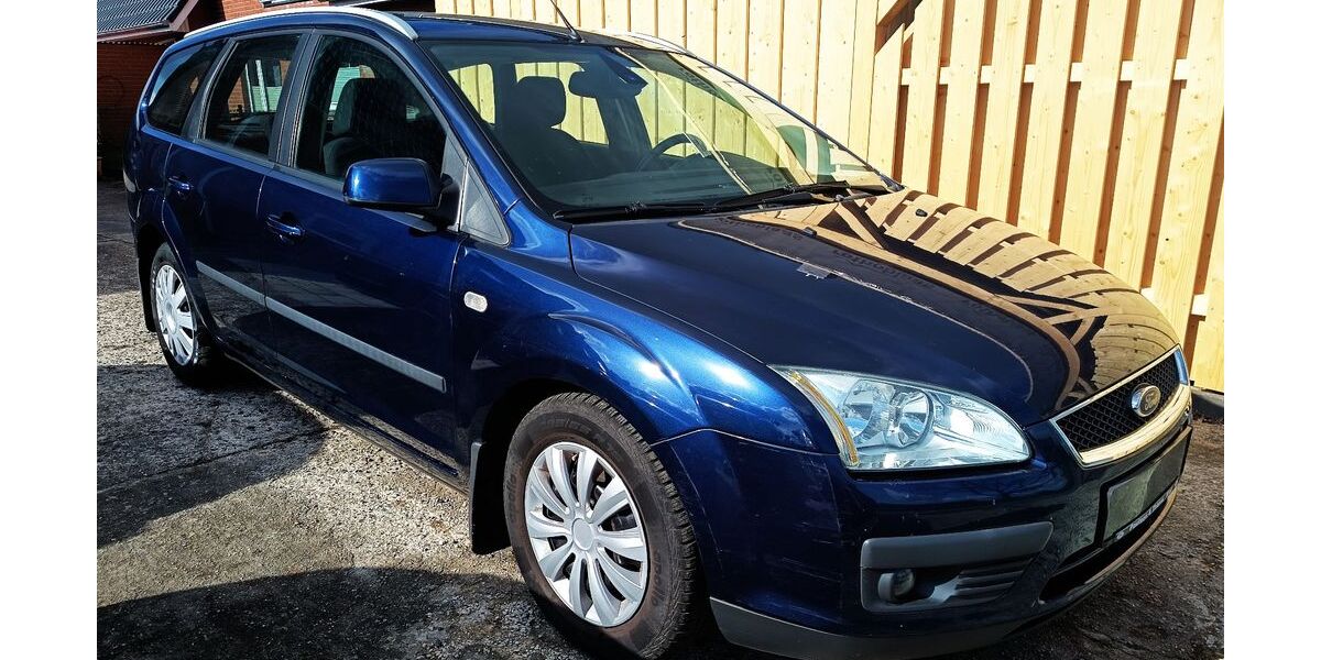 Ford Focus 181.000 km 2.890 &euro; Schretstaken 21493