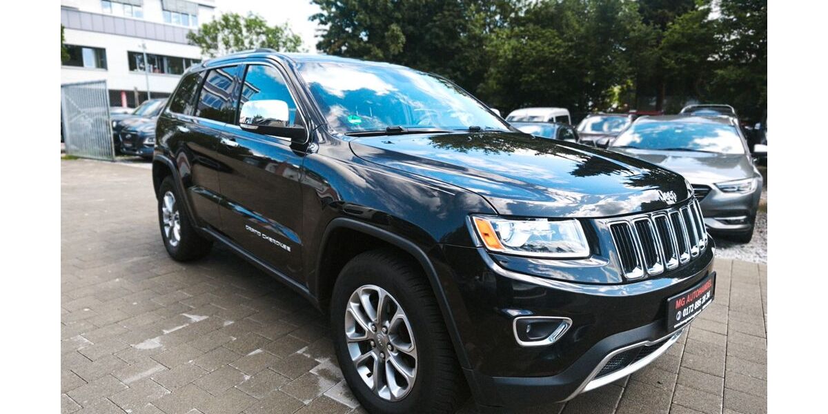 Jeep Grand Cherokee 96.395 km 11.999 &euro; Fellbach 70736
