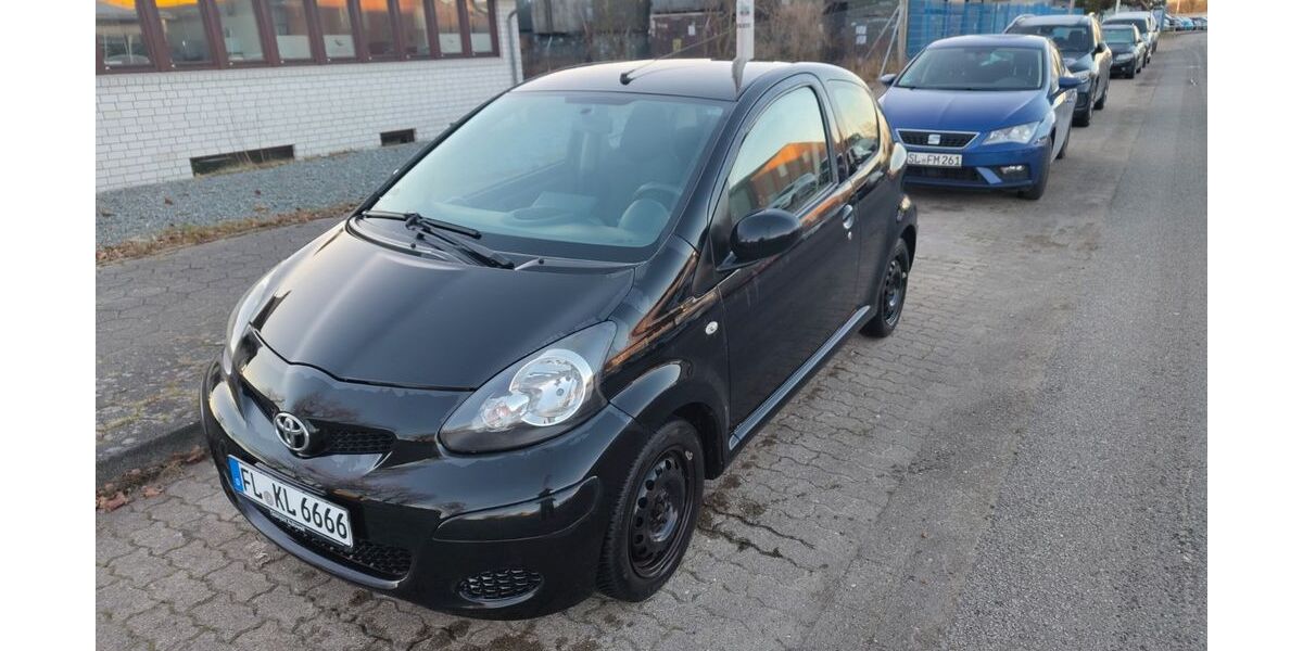 Toyota Aygo (X) 197.000 km 1.400 &euro; Flensburg 24939